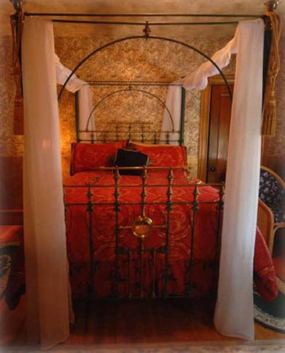 The Lion And The Rose Bed & Breakfast Whitefield Экстерьер фото