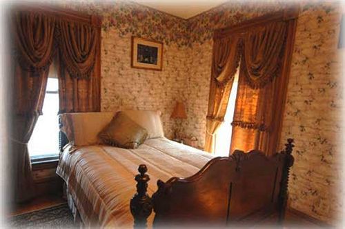 The Lion And The Rose Bed & Breakfast Whitefield Экстерьер фото