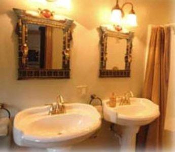 The Lion And The Rose Bed & Breakfast Whitefield Номер фото